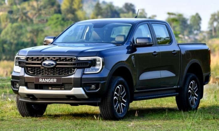 รถกระบะ 4 ประตู เกียร์ออโต้  Ford Ranger